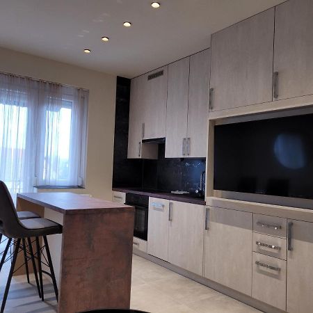 Lara II Apartman Ντέμπρετσεν Εξωτερικό φωτογραφία