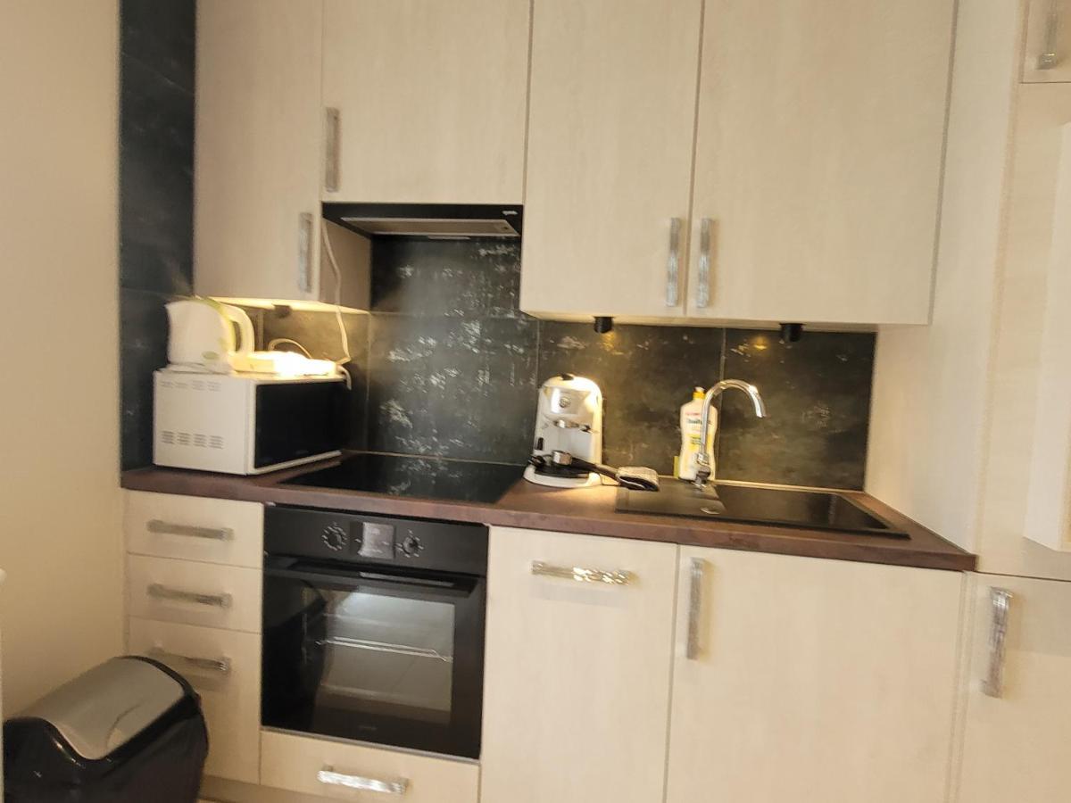 Lara II Apartman Ντέμπρετσεν Εξωτερικό φωτογραφία