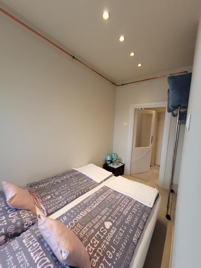 Lara II Apartman Ντέμπρετσεν Εξωτερικό φωτογραφία