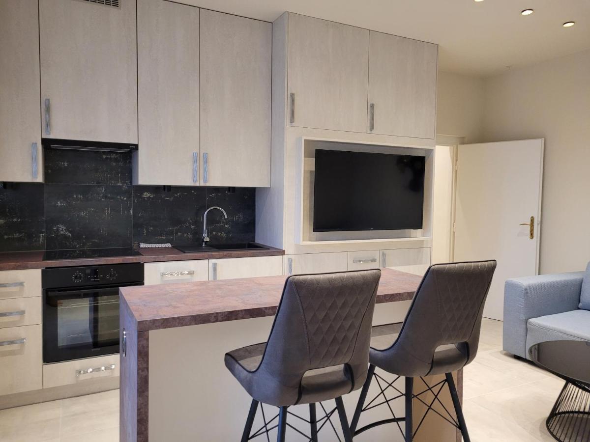 Lara II Apartman Ντέμπρετσεν Εξωτερικό φωτογραφία
