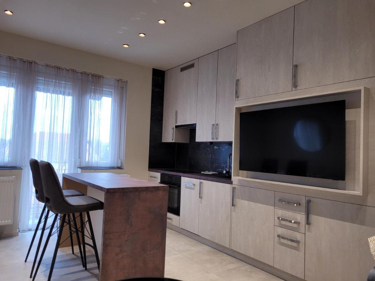 Lara II Apartman Ντέμπρετσεν Εξωτερικό φωτογραφία
