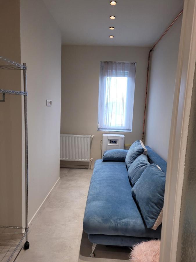 Lara II Apartman Ντέμπρετσεν Εξωτερικό φωτογραφία