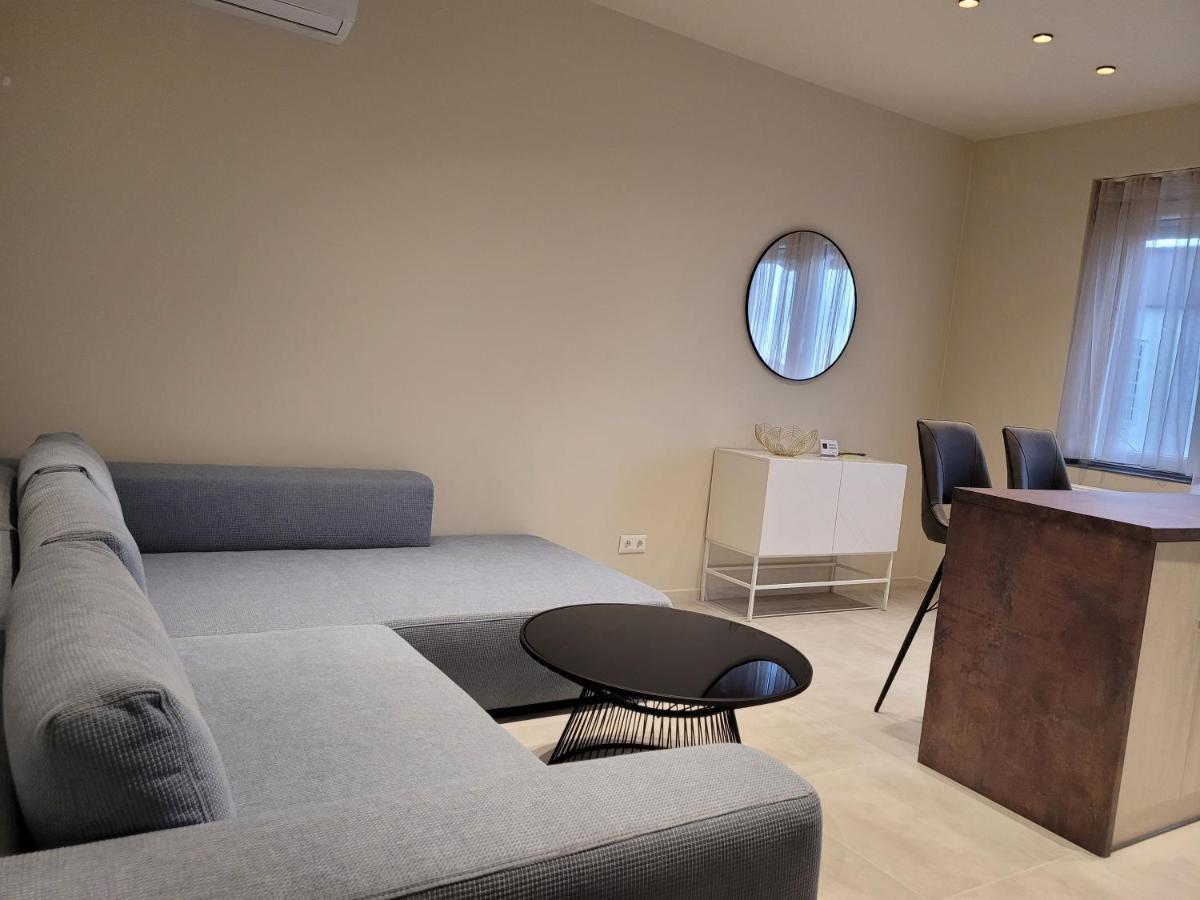 Lara II Apartman Ντέμπρετσεν Εξωτερικό φωτογραφία